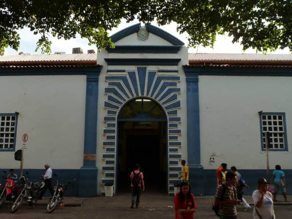 Caminhando no centro de Cuiabá, capital do Mato Grosso